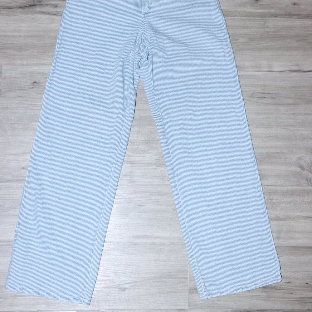 Jeans - Picture 2 of 4